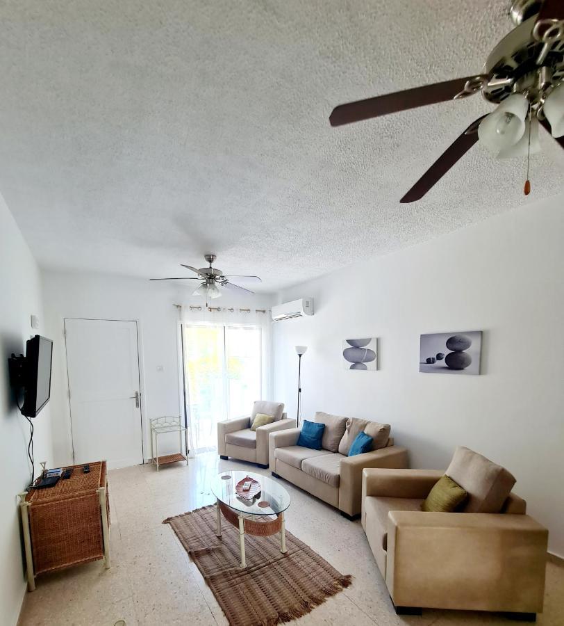 2 Bedroom Townhouse, Close To Paphos Harbour, Use Of Onsite Facilities Extérieur photo