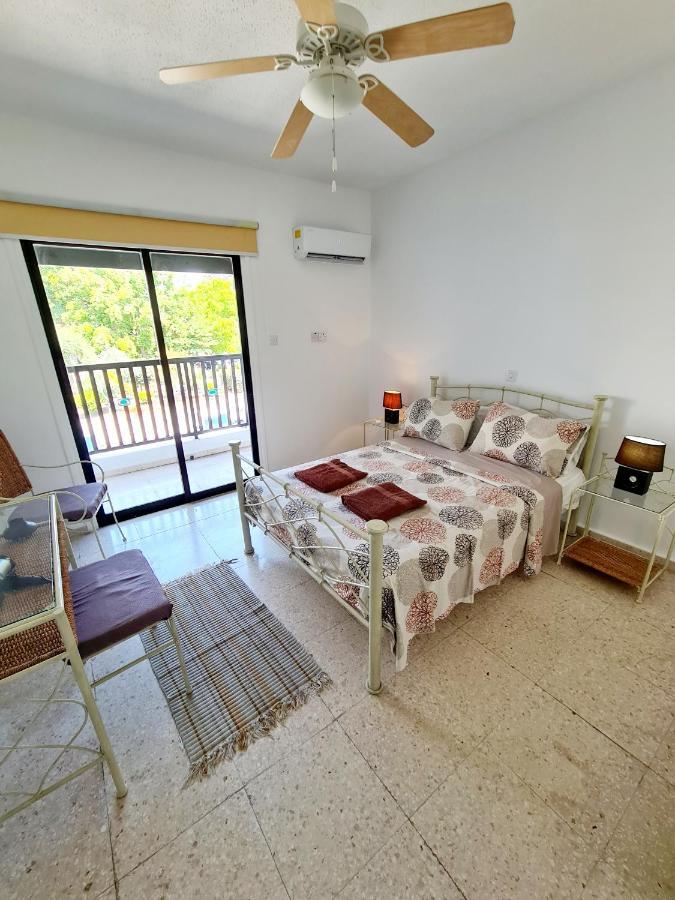 2 Bedroom Townhouse, Close To Paphos Harbour, Use Of Onsite Facilities Extérieur photo