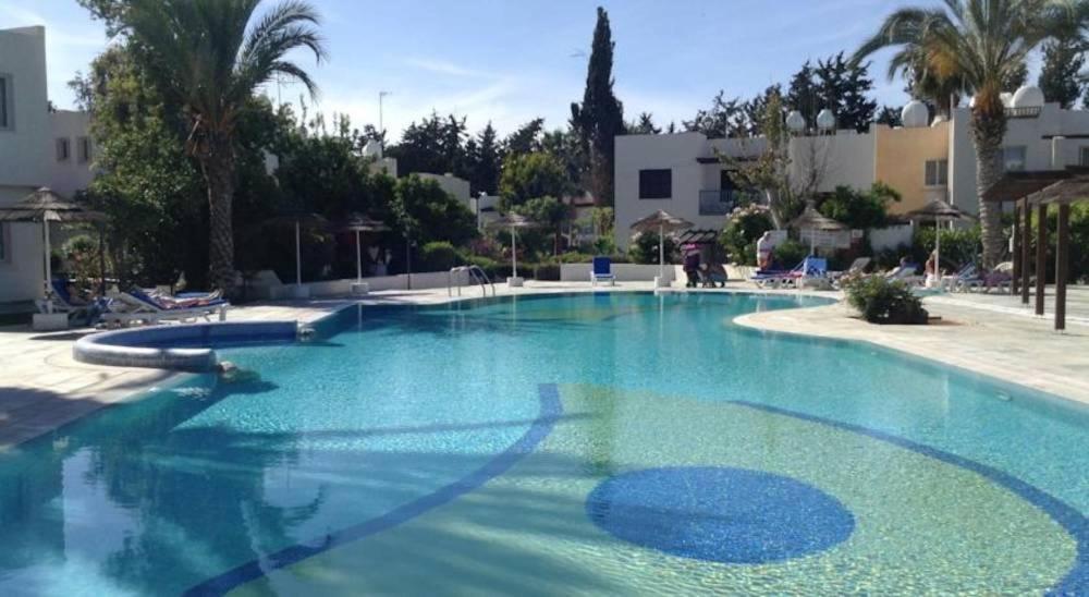 2 Bedroom Townhouse, Close To Paphos Harbour, Use Of Onsite Facilities Extérieur photo